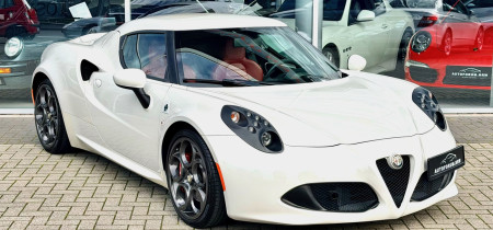 Alfa Romeo 4C 1.8 Turbo Typ 960 aus erster Hand 240PS 23649km Fotos