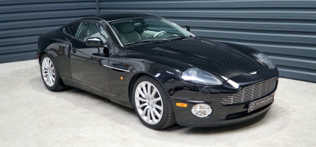 Vanquish V12 Aston Martin Fotos
