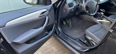 BMW X1 sDrive18i SUV VL31 2.0 E84 schwarz 2010 Fotos