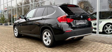BMW X1 sDrive18i SUV VL31 2.0 E84 schwarz 2010 Fotos