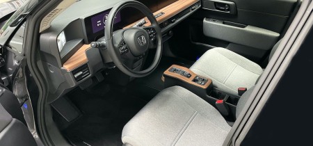 Elektrofahrzeug Honda e Advance Fotos