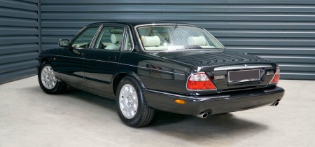 Jaguar XJ8 4.0