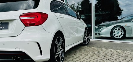 Mercedes-Benz A 250 Sport AMG Exclusiv-Paket 2012 Harman-Kardon-Premium-Soundsystem Fotos