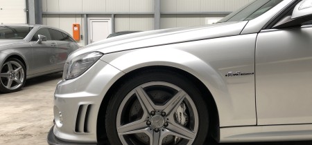 Mercedes-Benz C 63 AMG Limousine silber Fotos