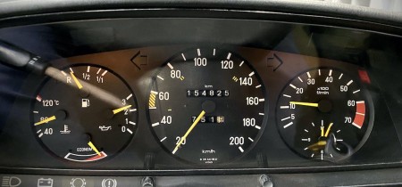 W123 Limousine Mercedes-Benz Fotos