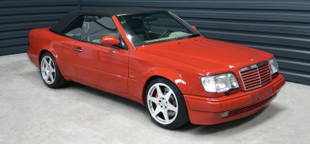 in rot Mercedes-Benz W124 Cabrio Fotos