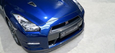 in blau Nissan GT-R 720 PS Fotos