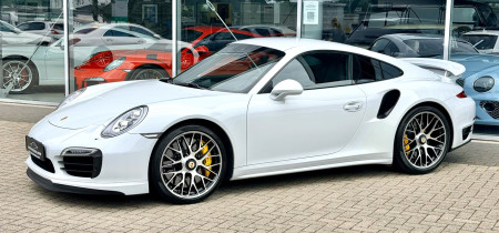 Porsche 991.1 Turbo S Coupé 560PS 2016 1. Hand Keramik Apple CarPlay Inspektion neu Fotos
