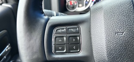 RAM 1500 HEMI Sport Crew Cab Fotos