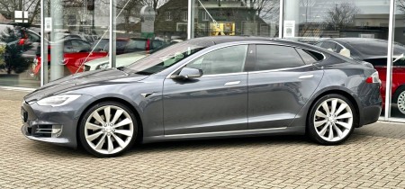 Tesla Model S 525 PS Allradantrieb 4WD 75d B19B5N Fotos